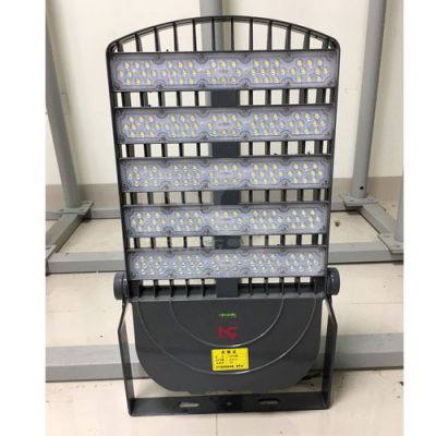 Nơi bán đèn pha led tại HCM uy tín đèn pha led PNC45