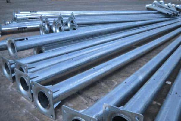 Cột đèn cao áp chiếu sáng ngoài trời