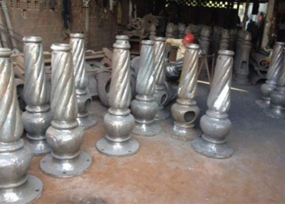 đế cột đèn sân vườn banian trước khi phun sơn tĩnh điện
