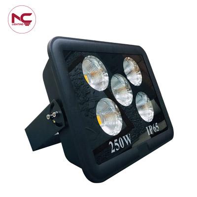Đèn Pha Led 250W PNC39 đèn pha led 250W