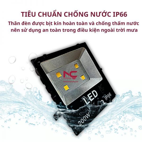 đèn pnc-20 chống nước rất tốt