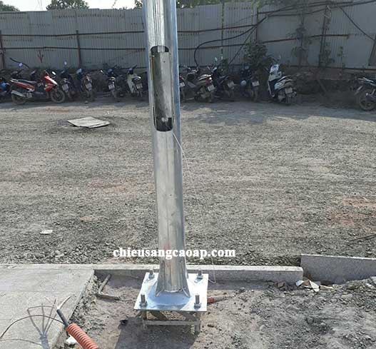 Cố định cột đèn cao áp với khung móng