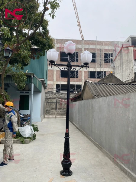 Cột Đèn Sân Vườn 3 Bóng cột đèn sân vườn 3 bóng