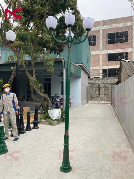Cột Đèn Sân Vườn 3 Bóng cột đèn sân vườn 3 bóng