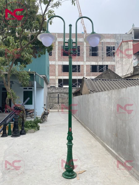 cột đèn sân vườn 2 bóng