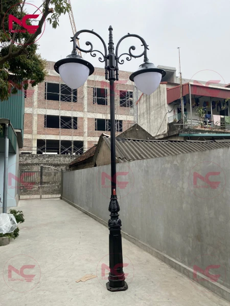 cột đèn sân vườn 2 bóng