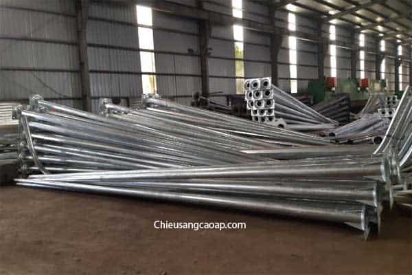 Cột Đèn Cao Áp Bát Giác Rời Cần Đơn Cột đèn bát giác rời cần đơn tại xưởng