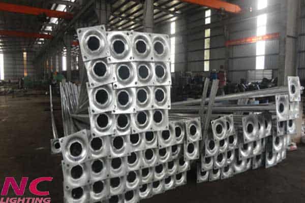 Cột đèn cao áp mạ kẽm nhúng nóng