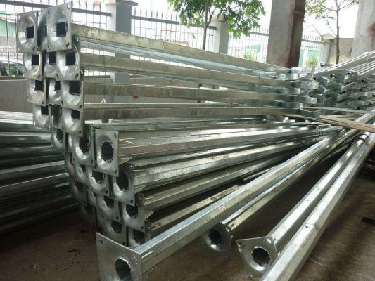 Cột Đèn Cao Áp Bát Giác Liền Cần Đơn Cột đèn cao áp mới xuất xưởng