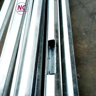 Cột Đèn Chiếu Sáng Đường Phố NC-10 cột đèn cao áp NC-10 có bảng điện cửa cột