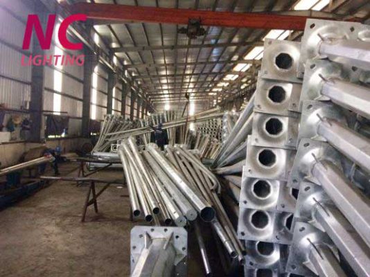Cột đèn cao áp NC Lighting tại xưởng sản xuất Cột đèn cao áp NC Lighting tại xưởng sản xuất