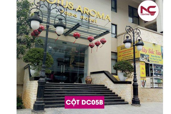 Cột đèn sân vườn DC05B tại một khách sạn ở TPHCM