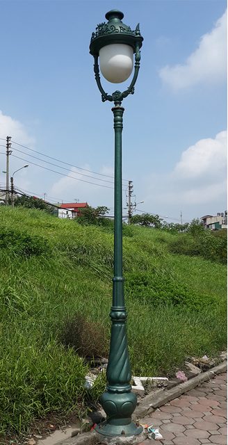 Cột đèn trang trí sân vườn Banian