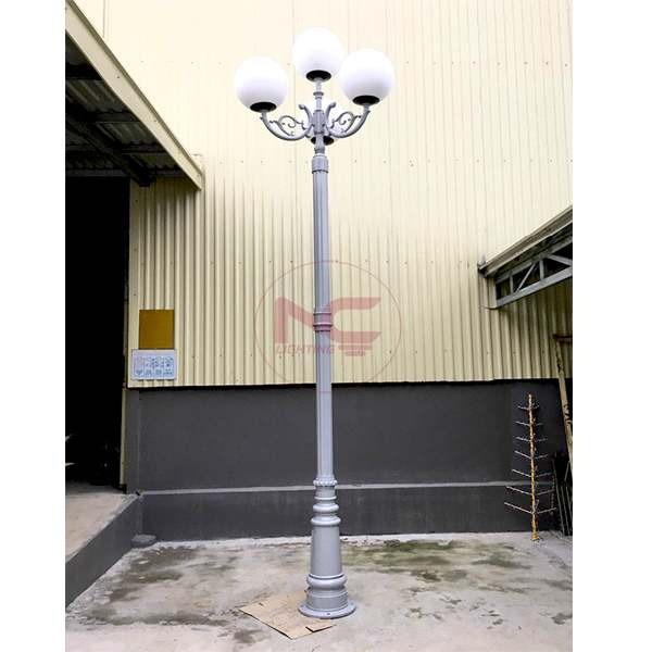 cột đèn sân vườn Pine 4 bóng