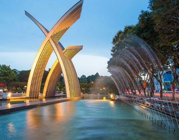 Đèn chiếu sáng hồ nước công viên