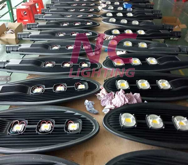 đèn đường led 150W giá tốt