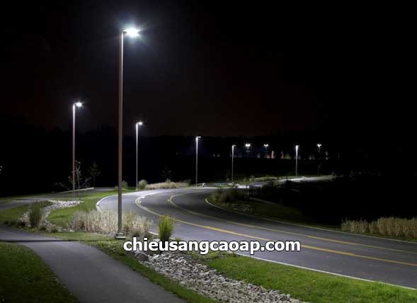 Tại sao đường phố lại đưa đèn led vào sử dụng? Đèn led cao áp chiếu sáng giao thông nông thôn