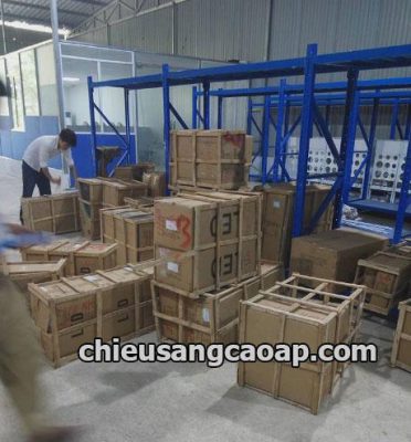 Đèn Led Monica Đèn Led Monica được đóng hộp trước khi vận chuyển