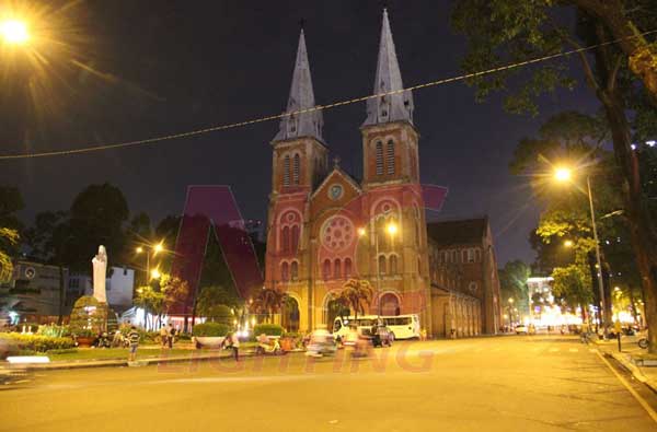 Den led tara chieu sang duong pho