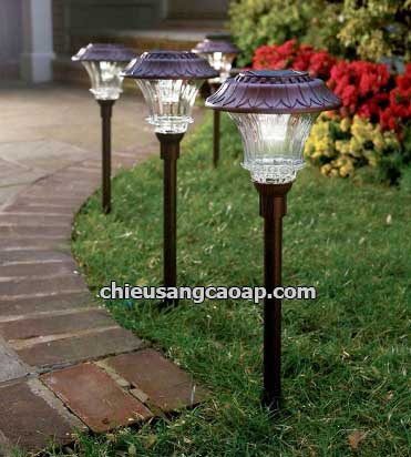 Đèn sân vườn chiếu sáng lối đi, thảm cỏ