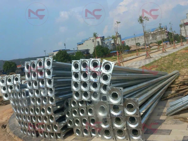 cột đèn bát giác rời cần