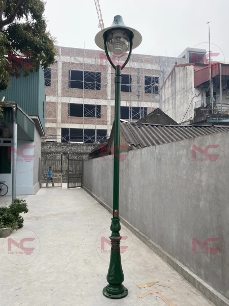 hình ảnh thực tế cột đèn sân vườn DC09