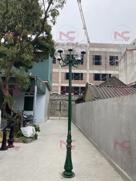 hình ảnh thực tế cột đèn sân vườn DC09