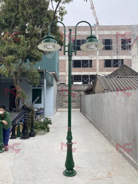 hình ảnh thực tế cột đèn sân vườn DC09