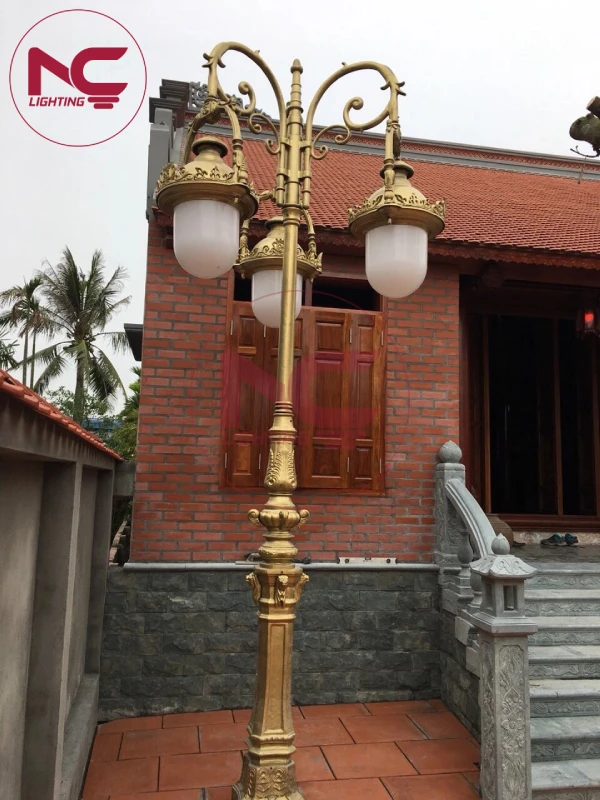 cột đèn sử tử