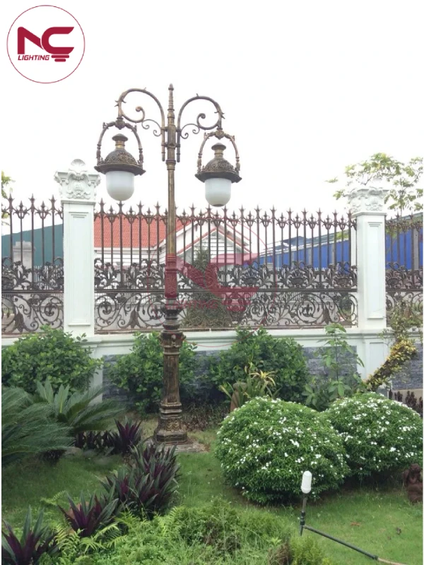 cột đèn sử tử