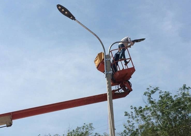 Lắp đặt đèn đường led