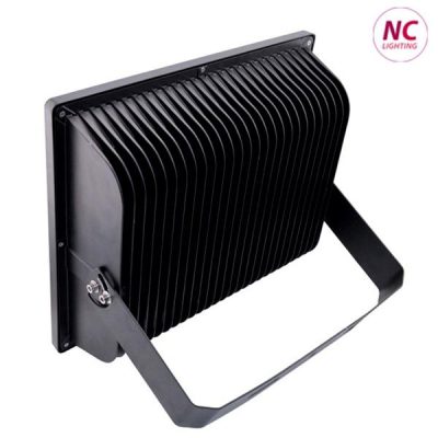 Mặt sau của đèn pha led PNC-24