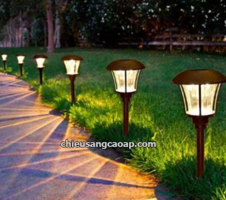 Mẫu Đèn chiếu sáng năng lượng mặt trời thảm cỏ