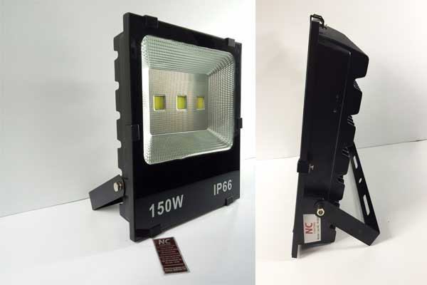 Mẫu đèn pha led 150w NC Lighting
