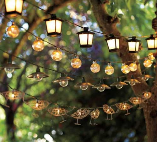 Mẫu đèn treo chiếu sáng sân vườn