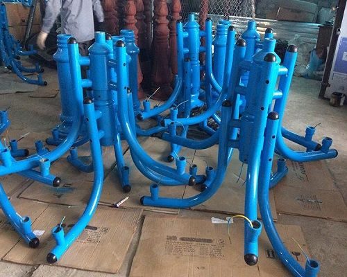 Tay chùm cột đèn sân vườn Nouvo