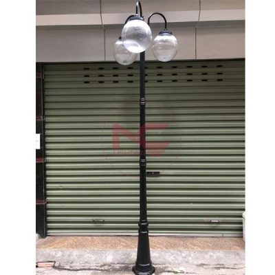 cột đèn trang trí sân vườn