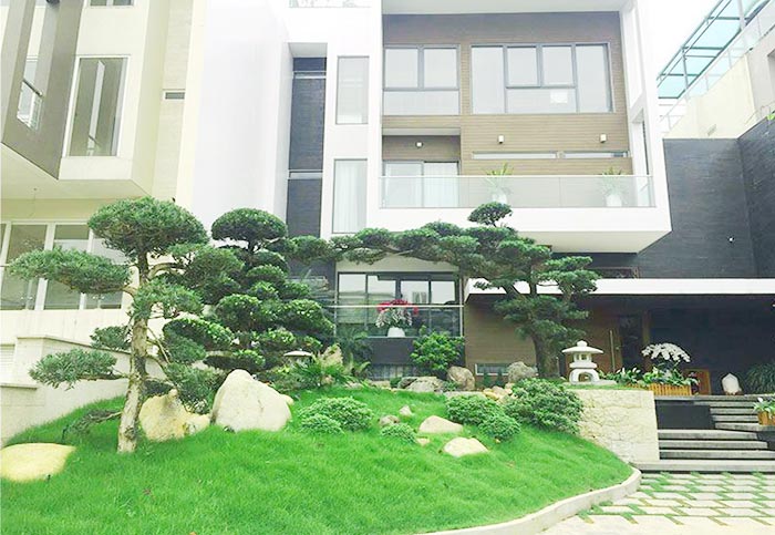 Sân vườn đẹp tạo nên điểm nhấn cho toàn bộ công trình