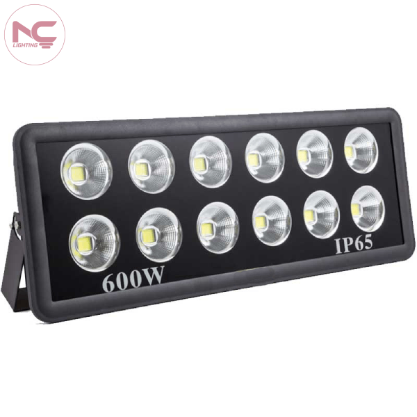 Mẫu Đèn Pha Led PNC-47 600W